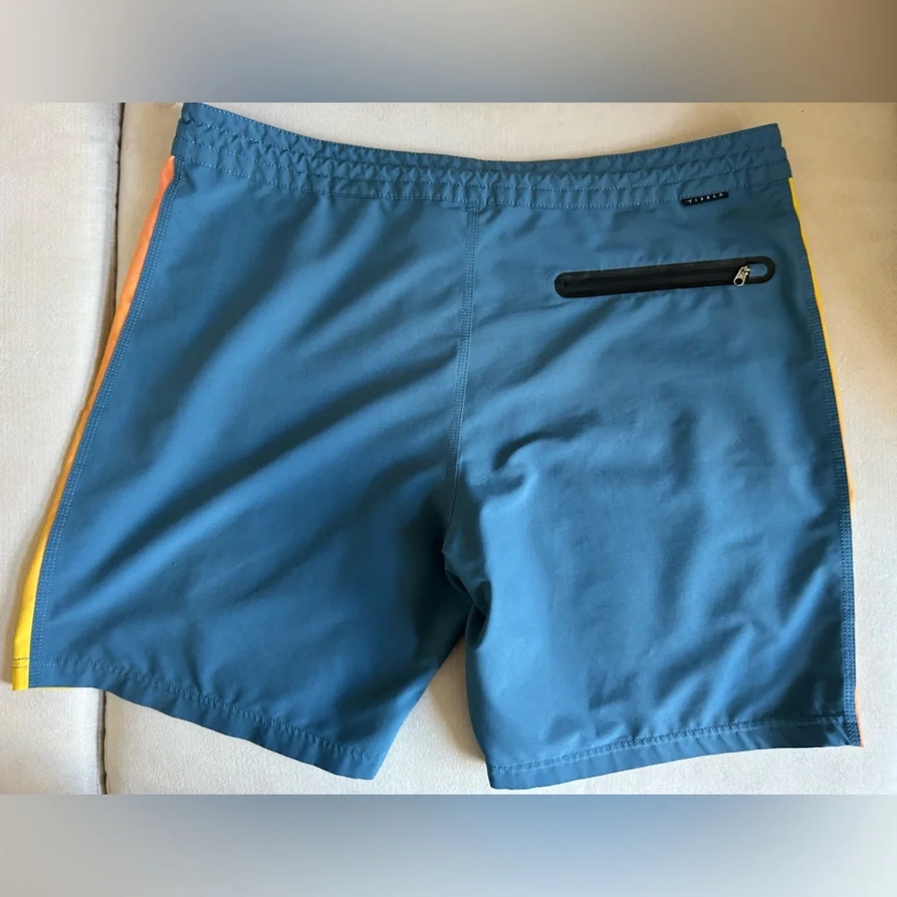 VISSLA‎ BoardShorts / Swim Shorts Men’s Size 38